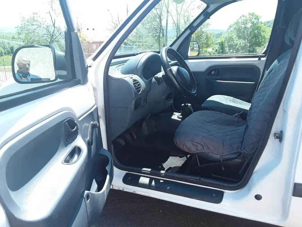 Usata Renault Kangoo 75 CV (55 kW) 2000 Bianco Monovolume