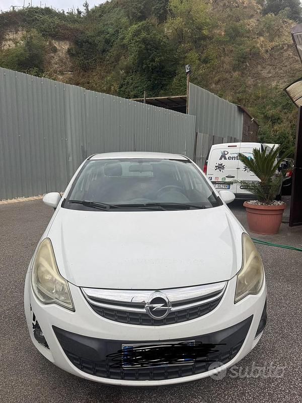 Usata Opel Corsa 85 CV (62 kW) 2013 Bianco Utilitaria