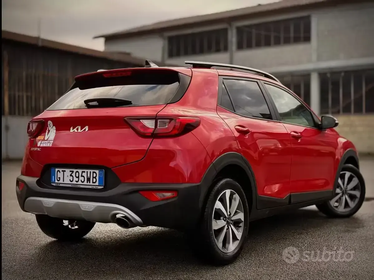 Second-hand Kia Stonic Style 78 CP (57 kW) 2024 Roșu SUV