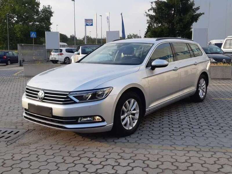 Grigio Usata 2019 VW Passat Station wagon | 15.700 € (Ottimo prezzo) - Immagine 1/4