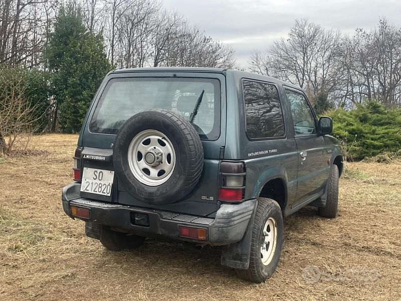 Verde Usata 1993 Mitsubishi Pajero SUV | 6000 € - Immagine 1/4