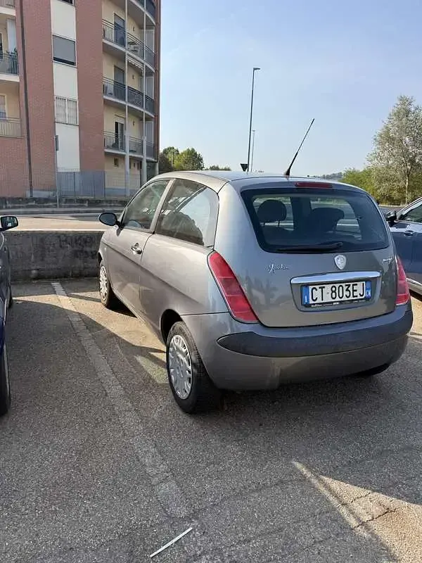 Usata Lancia Ypsilon 69 CV (50 kW) 2005 Utilitaria
