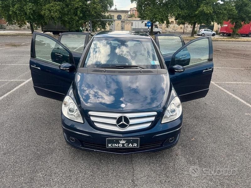 Usata Mercedes B200 140 CV (102 kW) 2006 Blu Monovolume