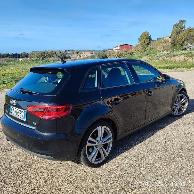 Usado Audi A3 S-Line 105 CV (77 kW) 2014 Negro Familiar
