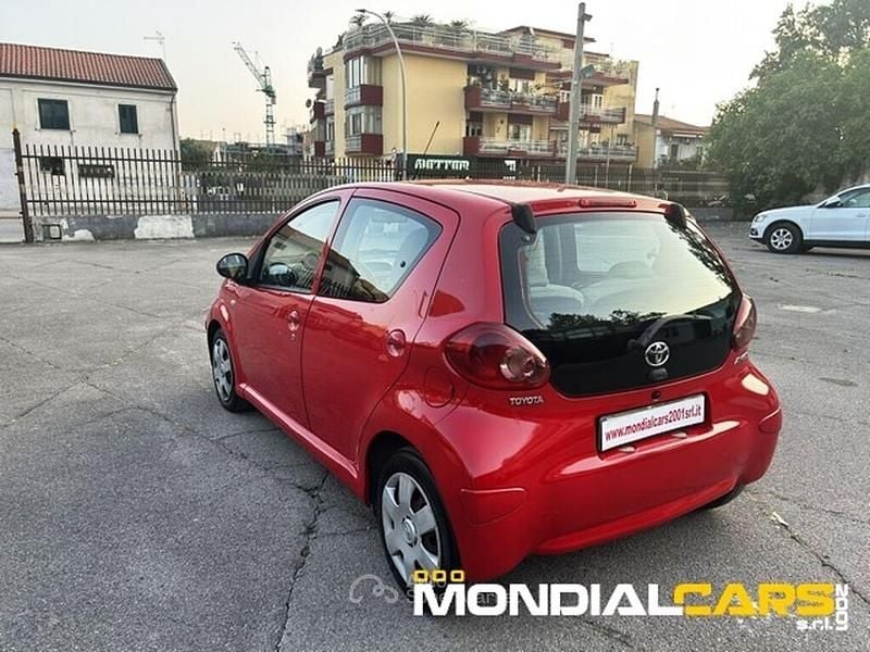 Usata Toyota Aygo Sol 54 CV (39 kW) 2007 Rosso Utilitaria