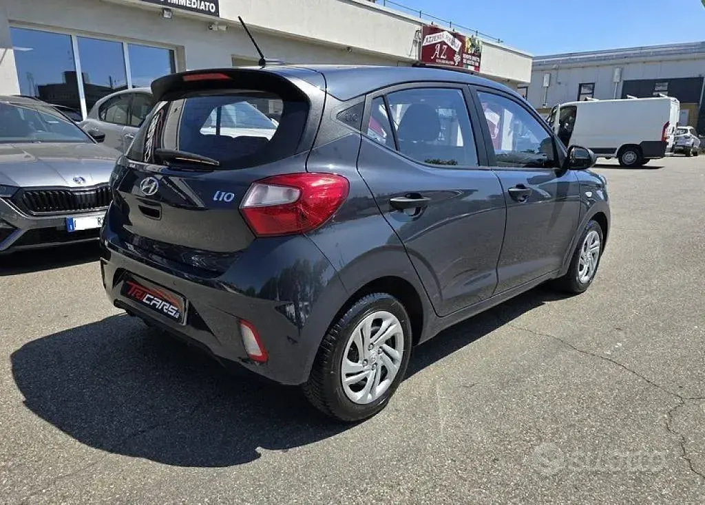 Usata Hyundai i10 67 CV (49 kW) 2022 Grigio Utilitaria
