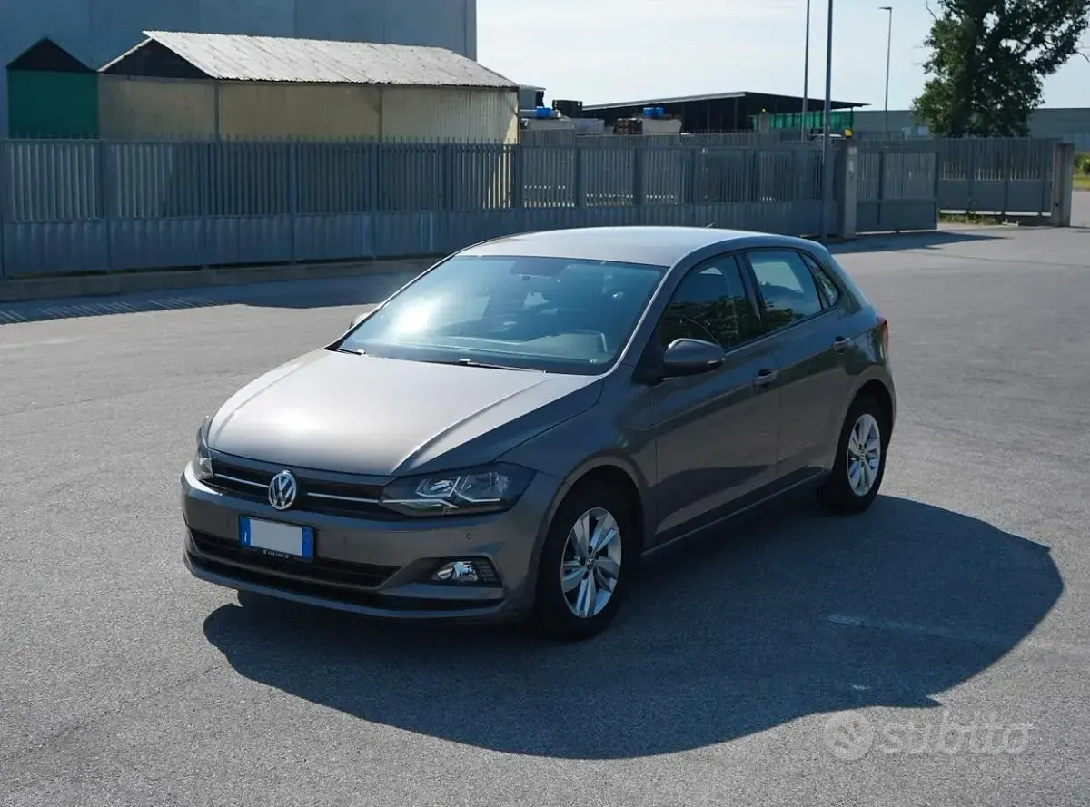 Usata VW Polo 95 CV (69 kW) 2019 Grigio Utilitaria