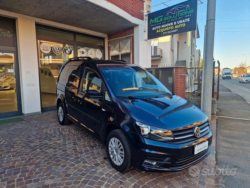 Usata VW Caddy Highline 102 CV (75 kW) 2018 Blu Monovolume