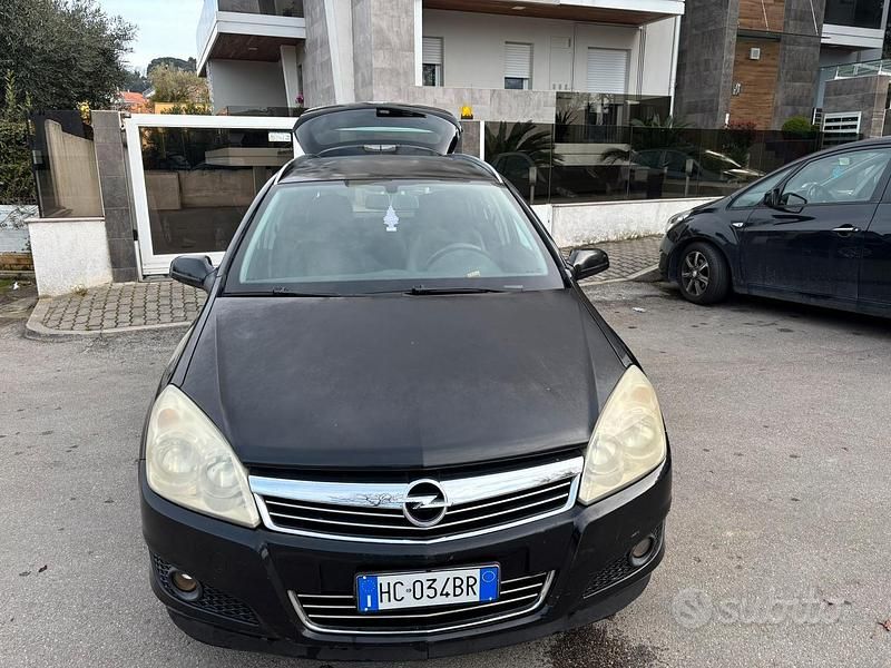 Usata Opel Astra 2007 Nero Station wagon