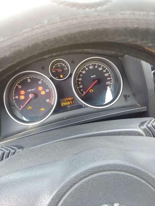 Usata Opel Zafira 125 CV (91 kW) 2013 Bianco Monovolume