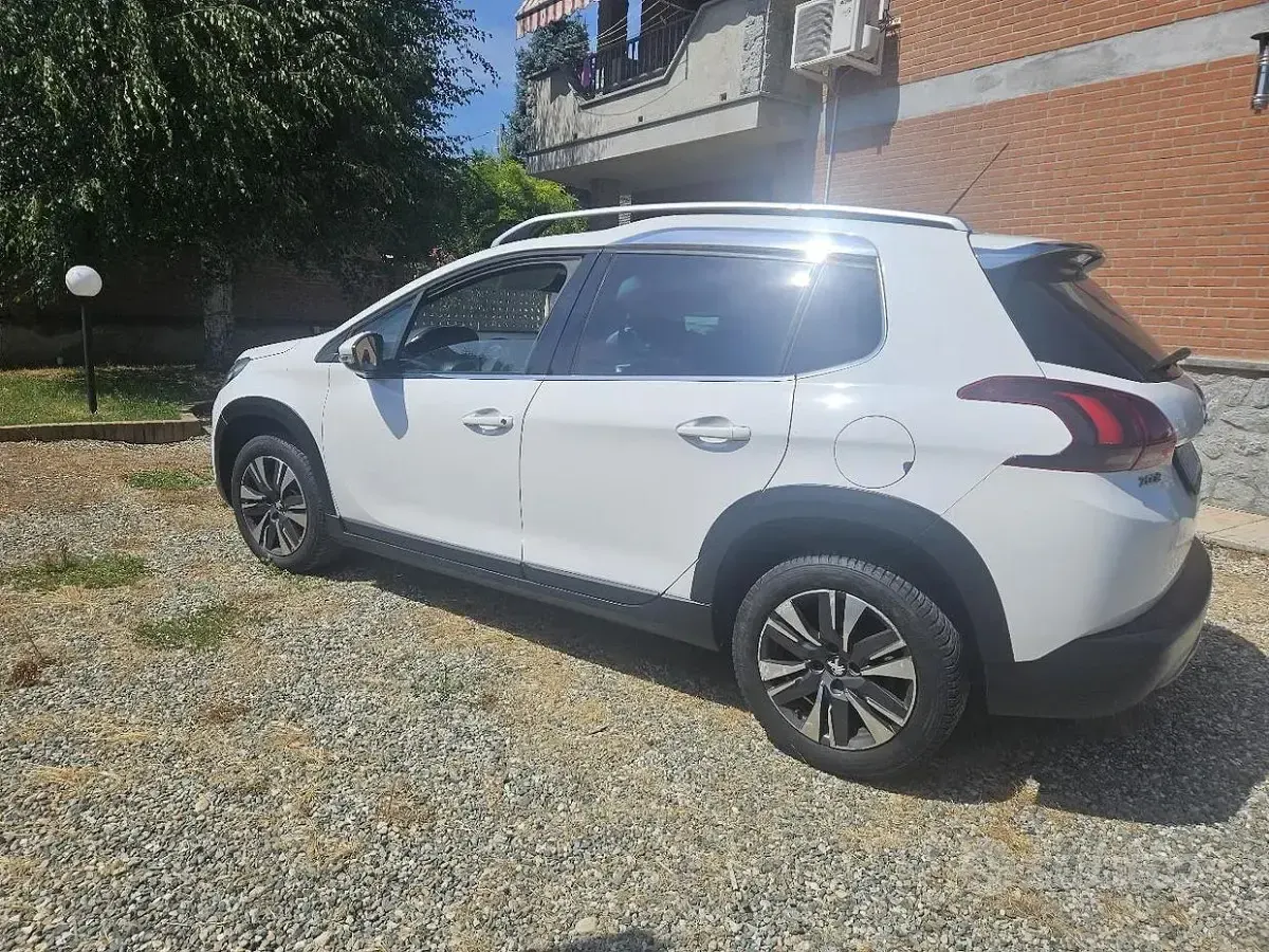 Usata Peugeot 2008 83 CV (61 kW) 2019 SUV