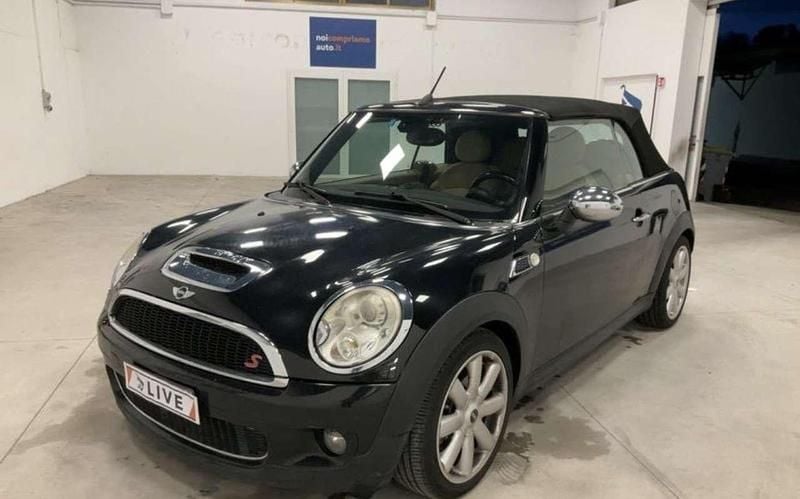 Usata Mini Cooper S Cabriolet 184 CV (135 kW) 2010 Verde Cabrio
