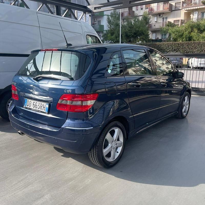 Usata Mercedes 180 108 CV (79 kW) 2006 Berlina