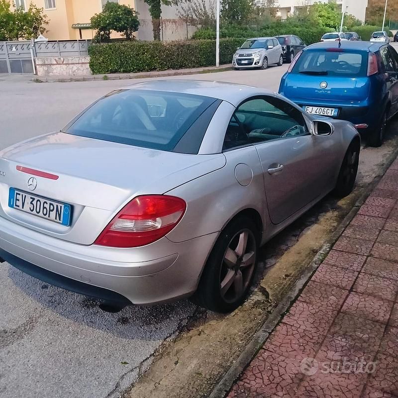 Usata Mercedes SLK200 163 CV (119 kW) 2005 Grigio Cabrio