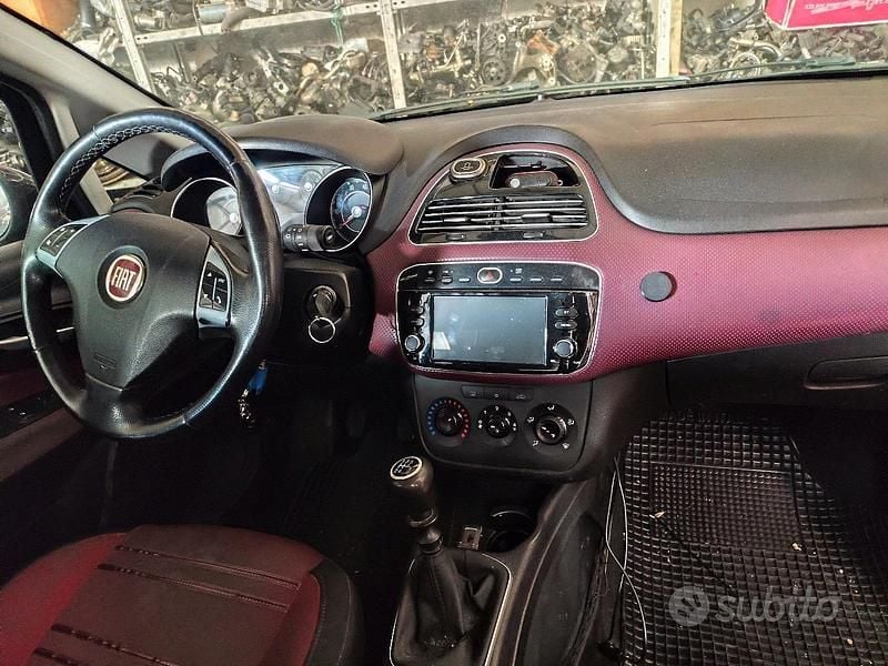 Occasion Fiat Grande Punto 77 ch (56 kW) 2010 Noir Citadine