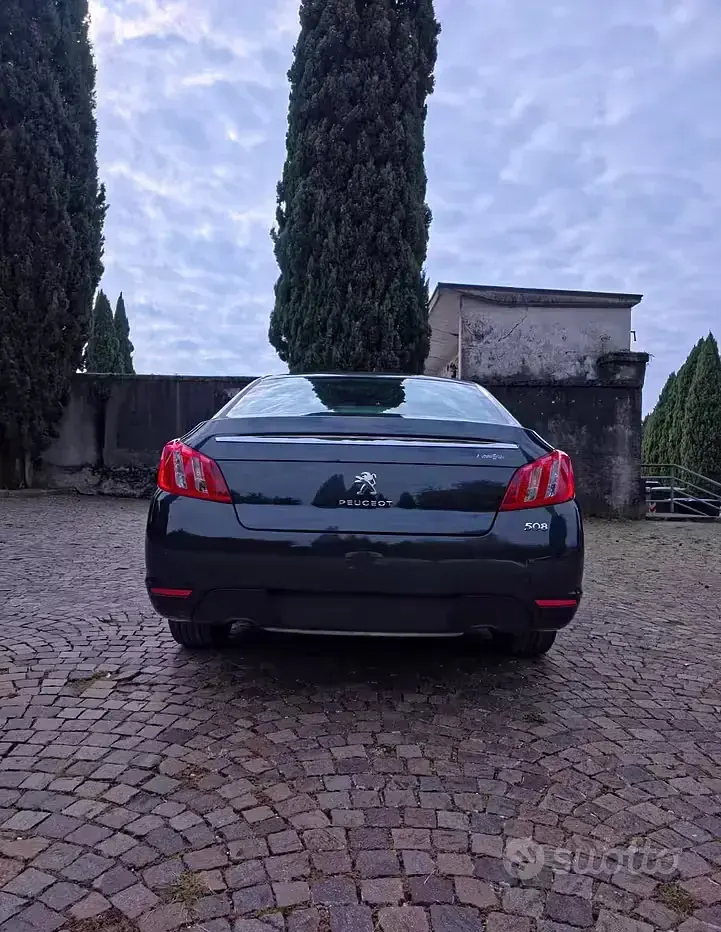 Usata Peugeot 508 140 CV (102 kW) 2011 Bluazzurro Berlina