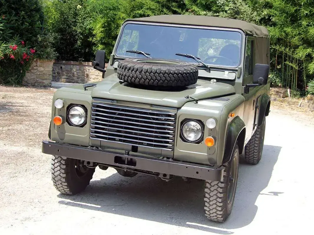 Usata Land Rover Defender 122 CV (89 kW) 1990 SUV