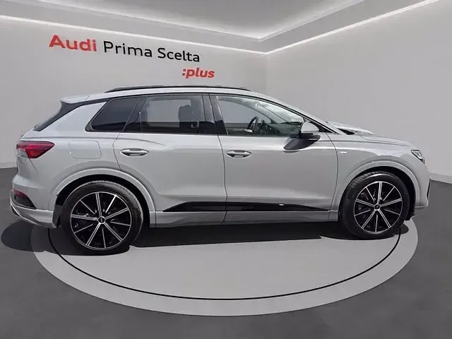 Nuova Audi Q4 e-tron S-Line 210 kW (286 CV) 2026 Grigio selce SUV