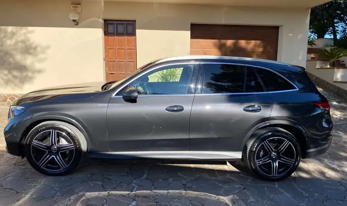 Usata Mercedes GLC220 AMG Line Premium 197 CV (144 kW) 2024 Grigio SUV