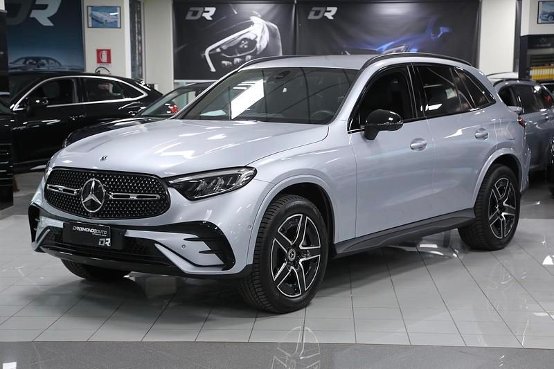Usata Mercedes GLC300e Advanced 197 CV (144 kW) 2023 Argento hightech SUV