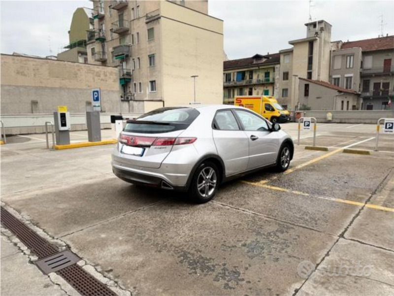 Usata Honda Civic 99 CV (72 kW) 2011 Grigio Utilitaria