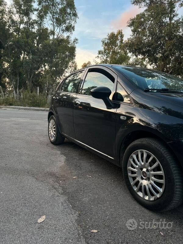 Usata Fiat Punto Street 65 CV (47 kW) 2014 Nero Utilitaria