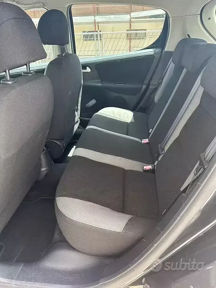 Usata Peugeot 207 68 CV (50 kW) 2007 Nero Berlina