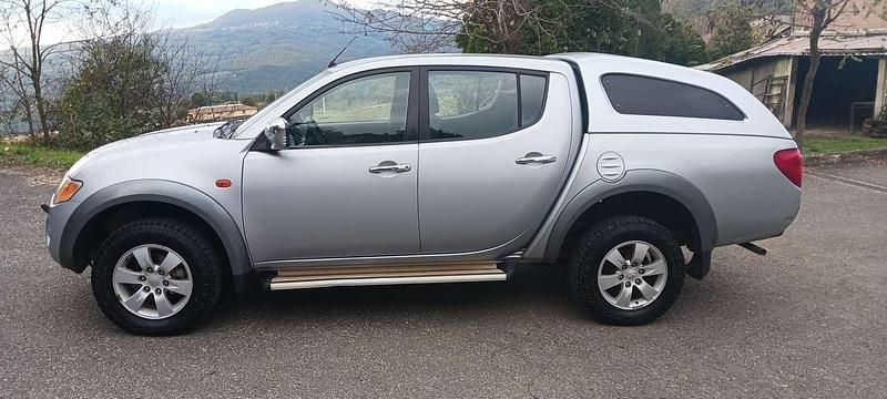 Grigio Usata 2010 Mitsubishi L200 Pick-up | 15.000 € (Buon prezzo) - Immagine 1/4
