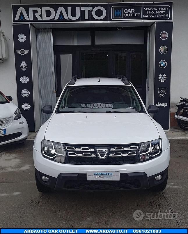 Begagnad Dacia Duster Lauréate 110 HK (80 kW) 2016 Vit SUV