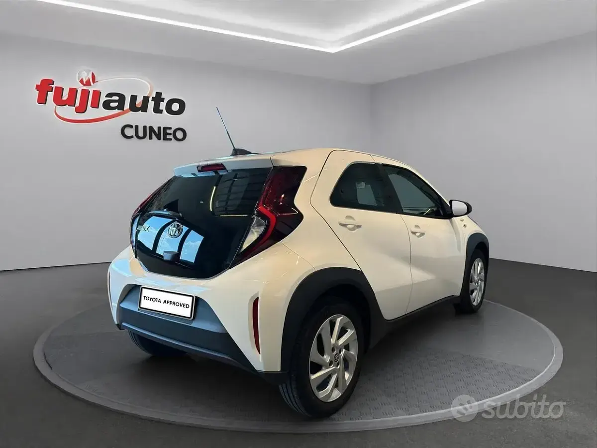 Usata Toyota Aygo X Active 72 CV (52 kW) 2022 Super white SUV