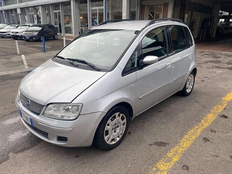 Usata Fiat Idea Dynamic 69 CV (50 kW) 2008 Grigio garbato Monovolume