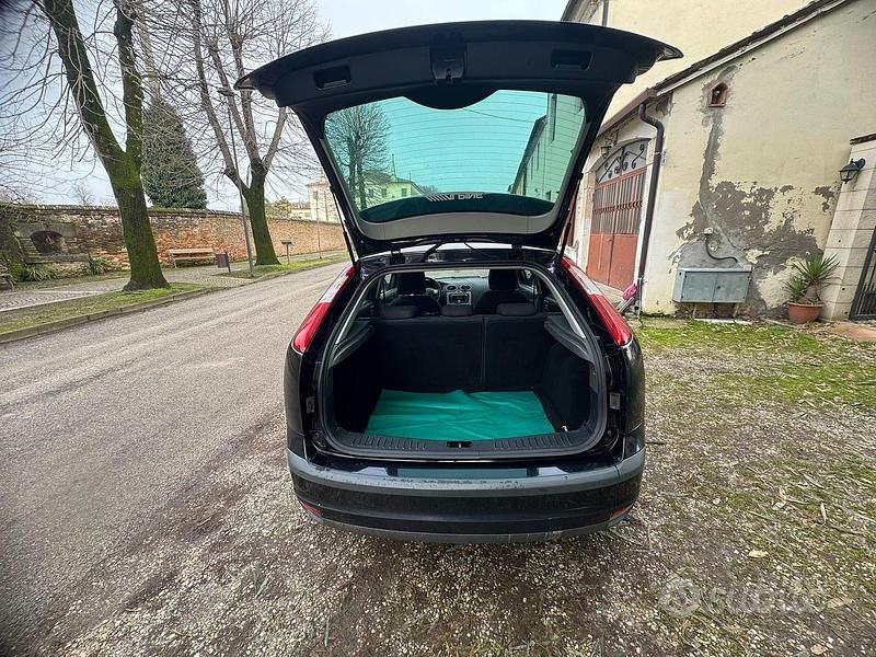 Usata Ford Focus 90 CV (66 kW) 2008 Nero Berlina