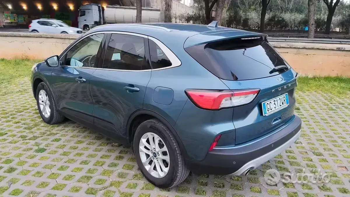 Usata Ford Kuga Titanium 120 CV (88 kW) 2020 Blu SUV