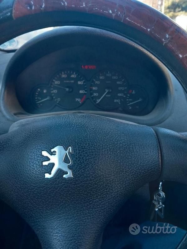 Usata Peugeot 206 60 CV (44 kW) 2010 Grigio Utilitaria