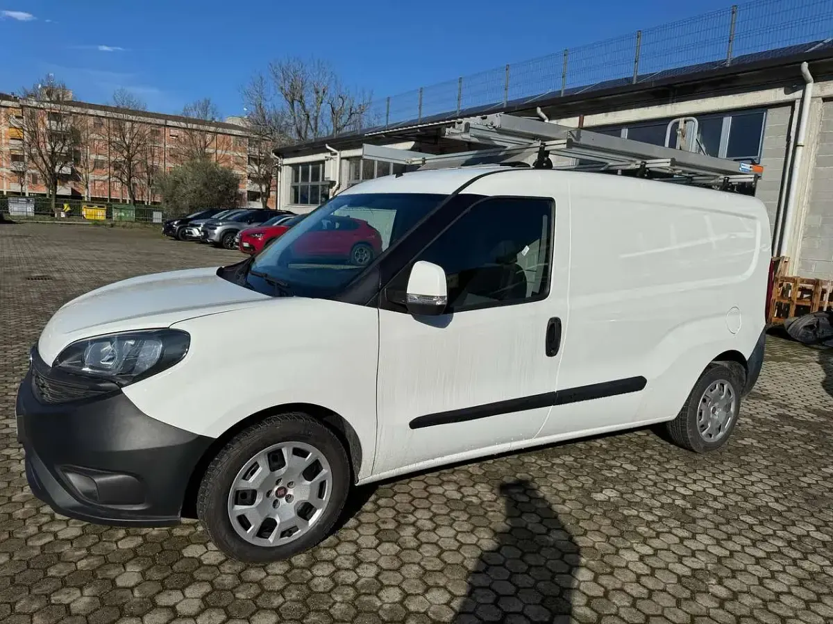 Usata Fiat Doblò 122 CV (89 kW) 2019 Bianco Monovolume