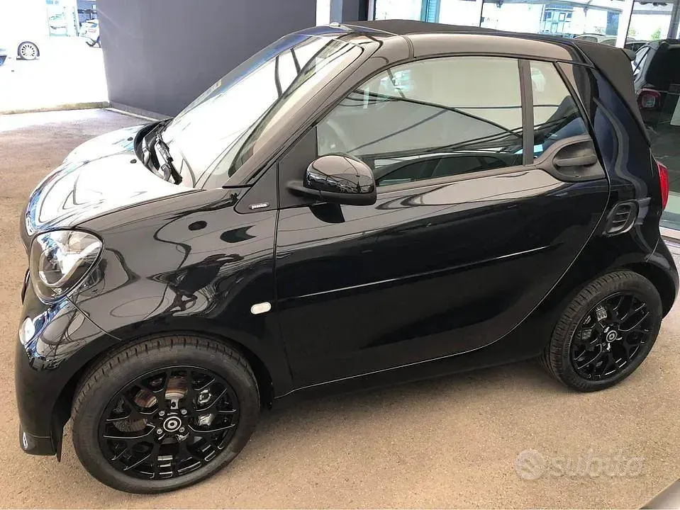 Usata Smart ForTwo Cabrio 90 CV (66 kW) 2019 Nero Cabrio