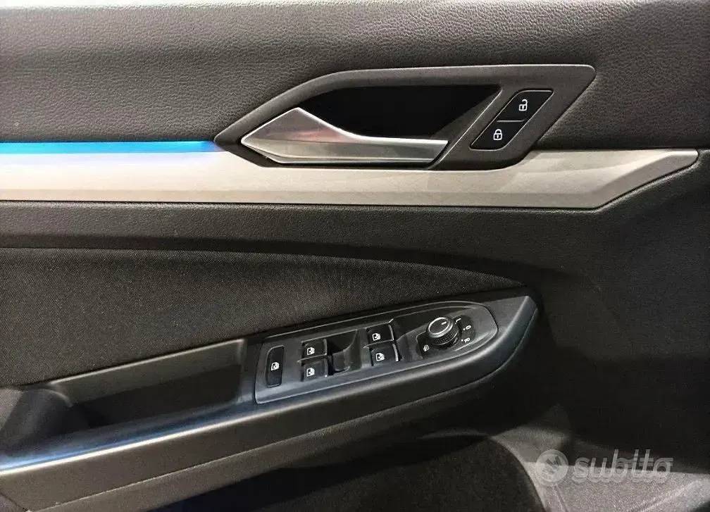 Usata VW Golf VIII 150 CV (110 kW) 2020 Berlina