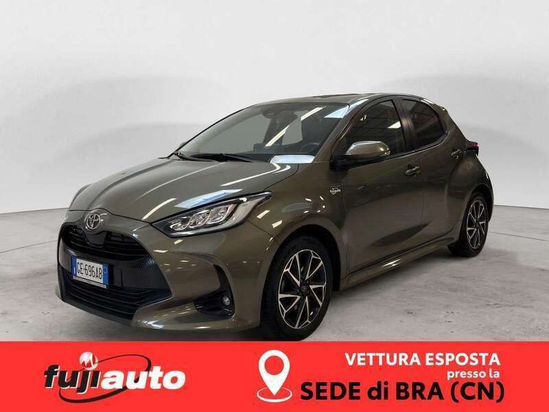 Oxide bronze Usata 2021 Toyota Yaris Due volumi | 14.400 € (Cara) - Immagine 1/4