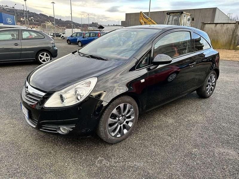 Black sapphire Usata 2010 Opel Corsa Edition Tre volumi | 3890 € (Ottimo prezzo) - Immagine 1/4