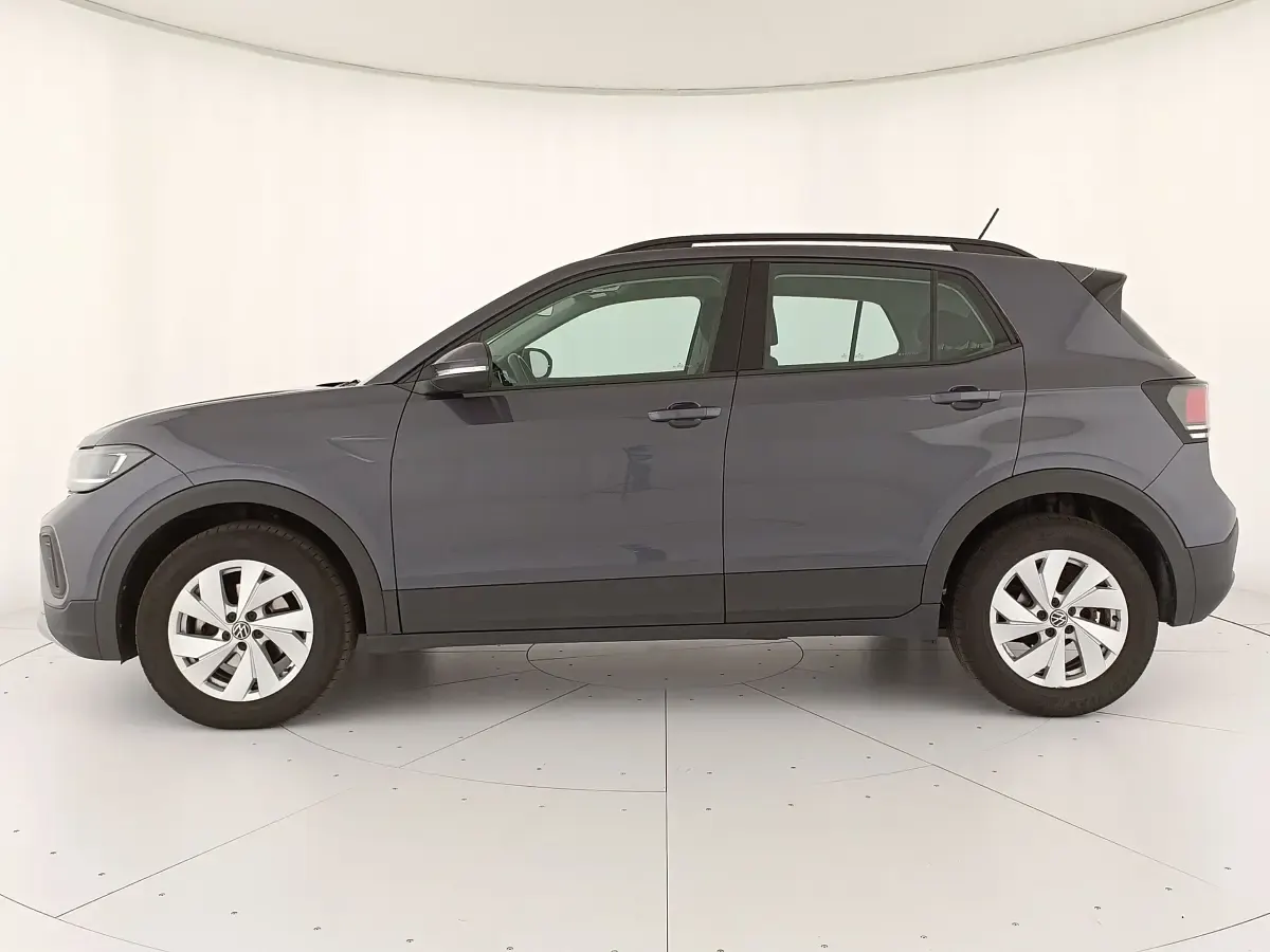 Usata VW T-Cross Life 116 CV (85 kW) 2024 Smoky grey metallizzato SUV