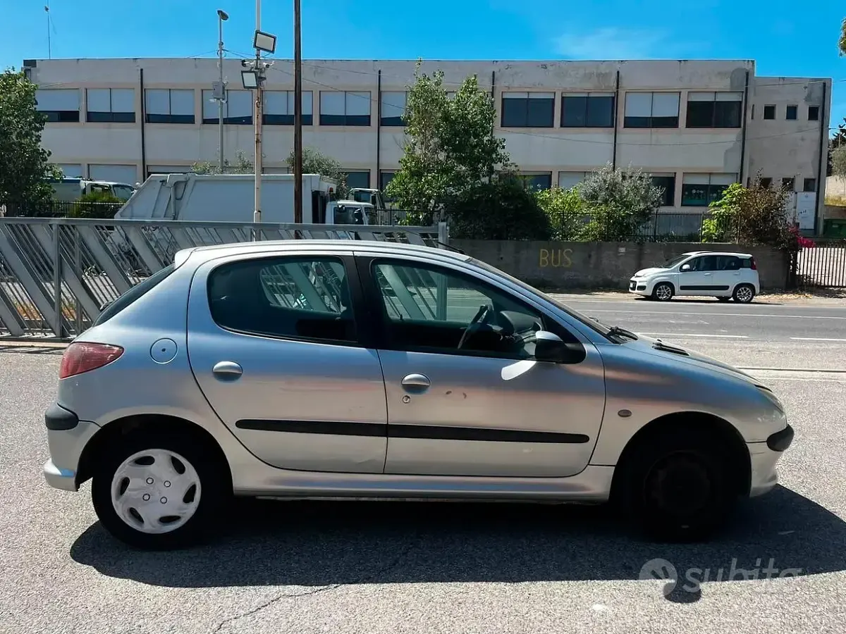 Usata Peugeot 206 60 CV (44 kW) 2004 Grigio Berlina