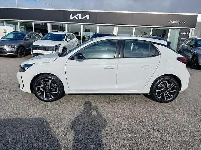 Usata Opel Corsa 101 CV (74 kW) 2025 Bianco Utilitaria