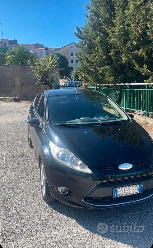 Usata Ford Fiesta Titanium 97 CV (71 kW) 2010 Nero Berlina