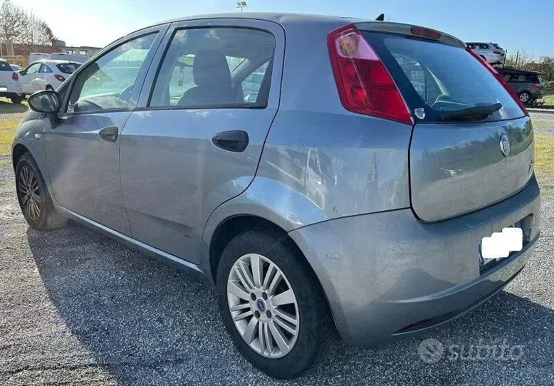 Usata Fiat Grande Punto 65 CV (47 kW) 2007 Grigio Utilitaria