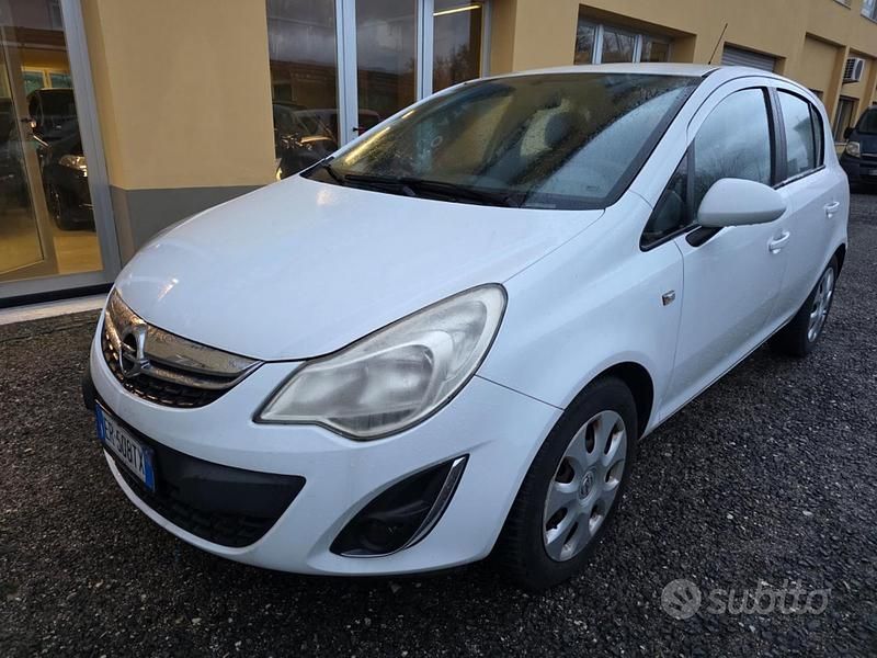 Usata Opel Corsa Edition 85 CV (62 kW) 2013 Bianco Utilitaria