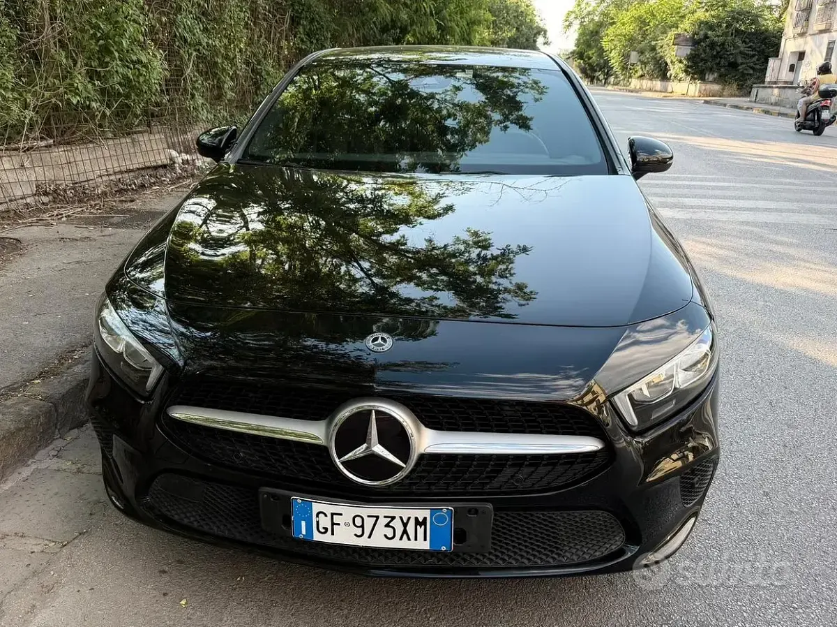 Usata Mercedes A200 163 CV (119 kW) 2018 Nero Berlina