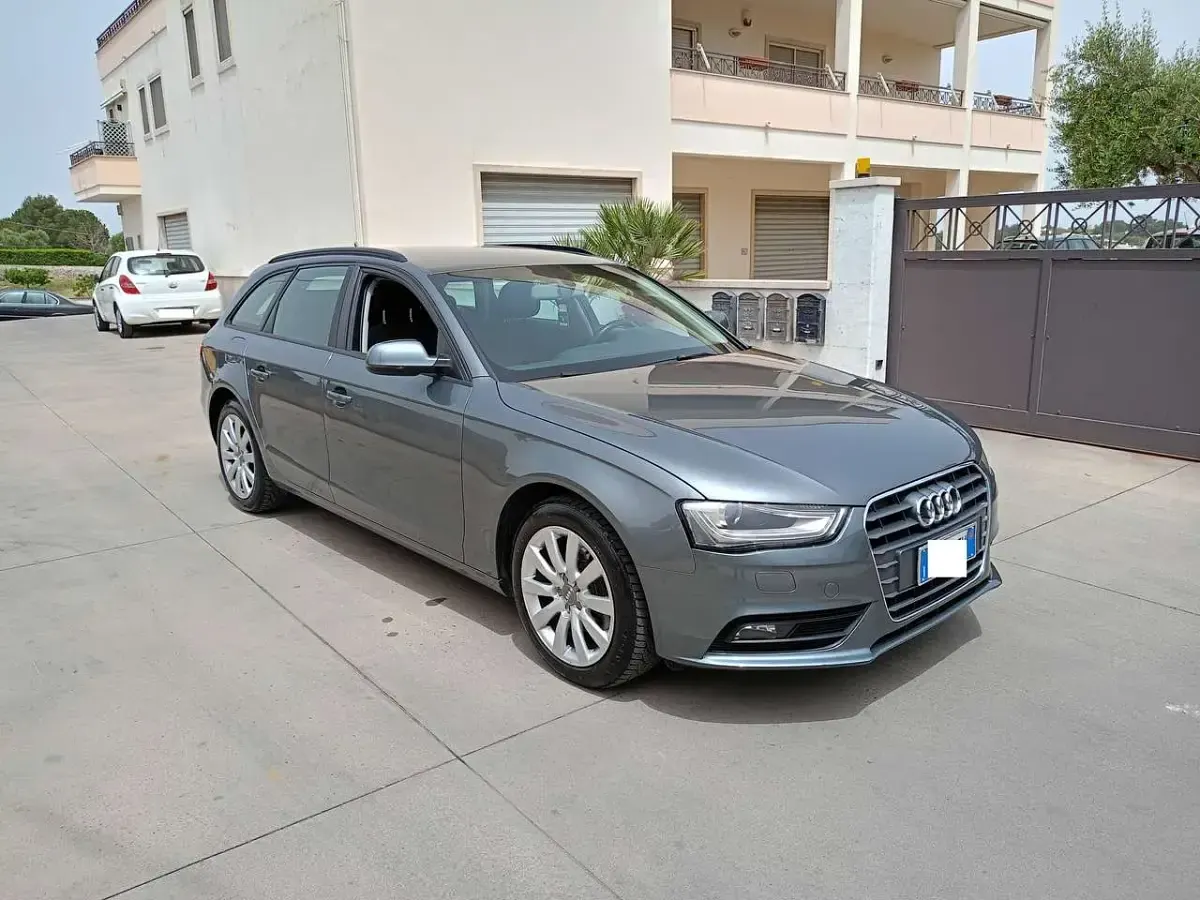 Usata Audi A4 Business Plus 177 CV (130 kW) 2013 Grigio Station wagon