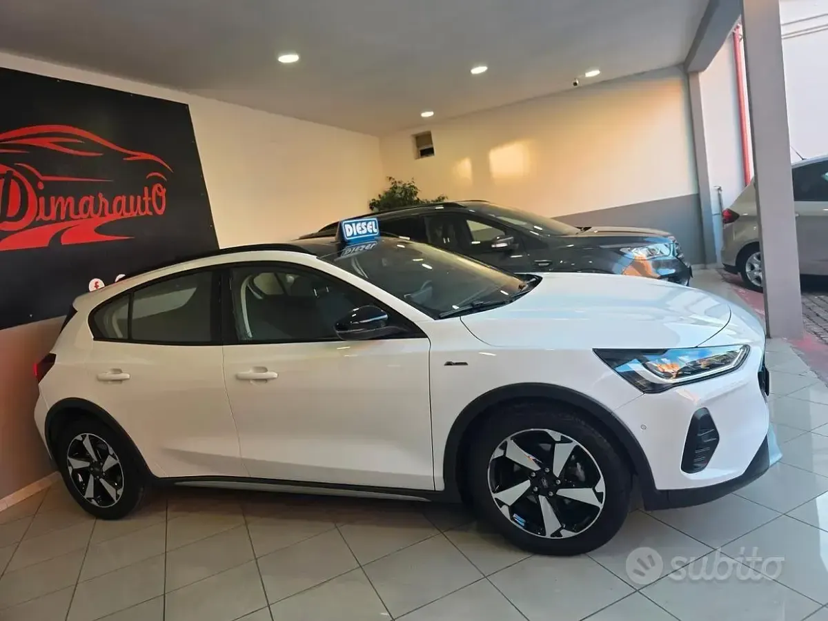 Usata Ford Focus Active 120 CV (88 kW) 2022 Bianco Berlina