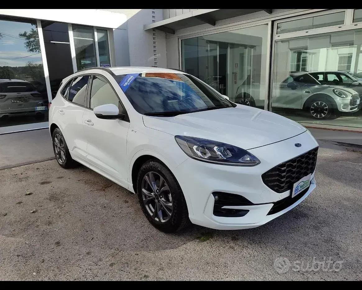 Usata Ford Kuga ST-Line 120 CV (88 kW) 2022 Bianco SUV