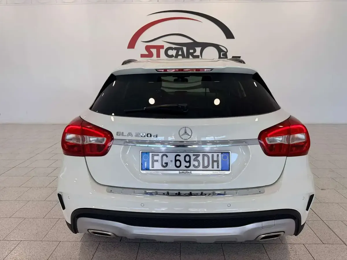 Usata Mercedes GLA200 Executive 136 CV (100 kW) 2016 Bianco SUV